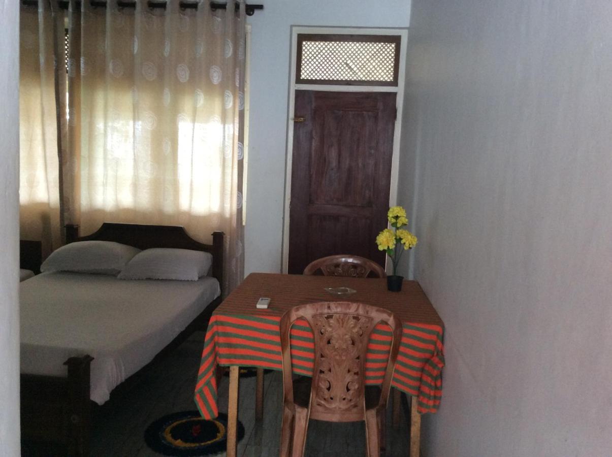 New Rest House Sea View Hotel Negombo Buitenkant foto