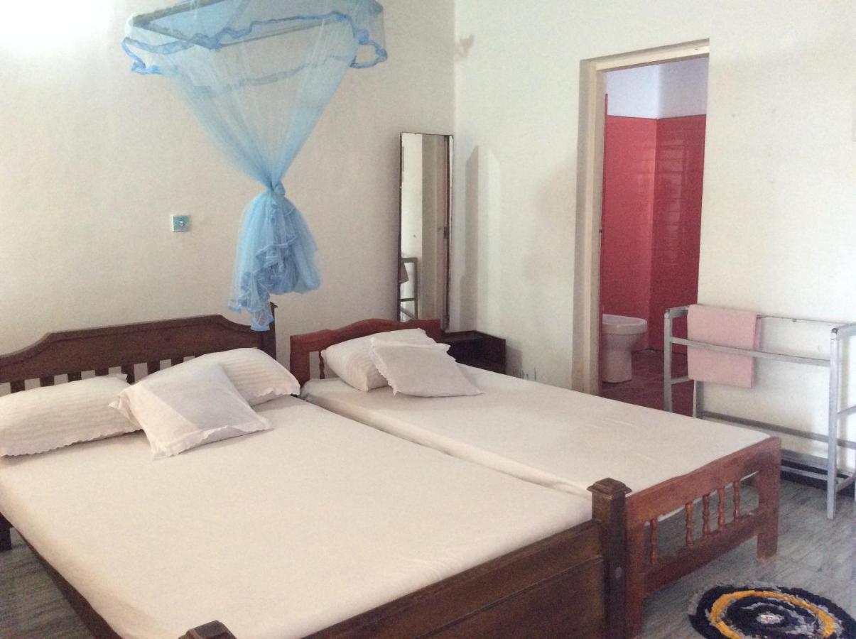 New Rest House Sea View Hotel Negombo Buitenkant foto