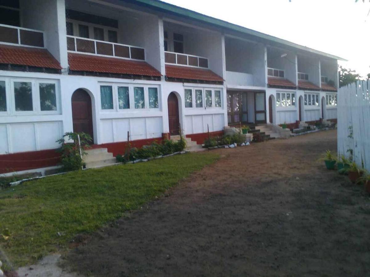 New Rest House Sea View Hotel Negombo Buitenkant foto